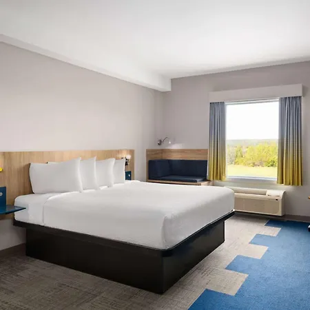 Microtel Inn & Suites By Wyndham Lachute Exterior photo